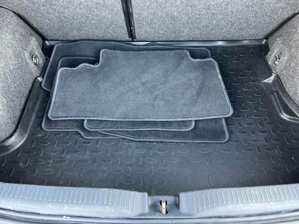 Toyota Auris Grey #9