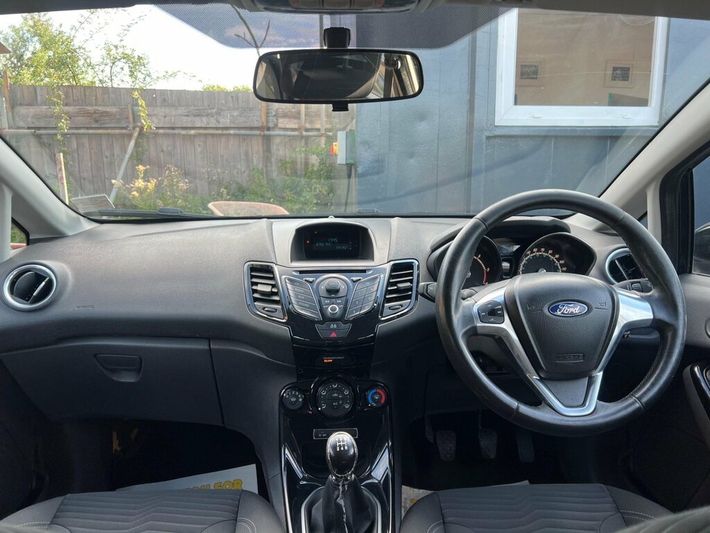 Ford Fiesta 1.6 Ecoboost St-3 Red #27