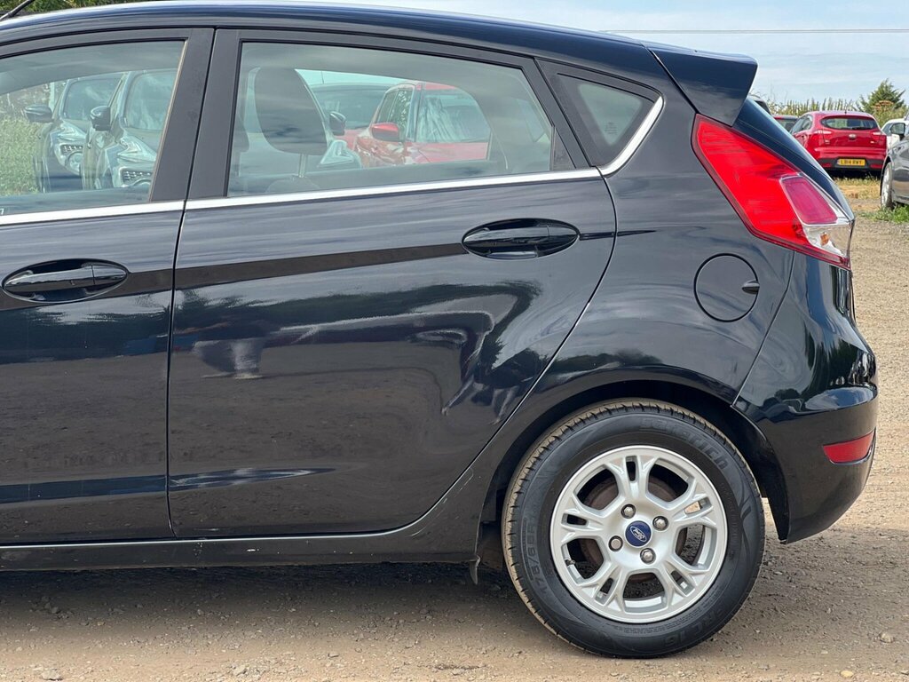 Ford Fiesta 1.6 Ecoboost St-3 Red #17