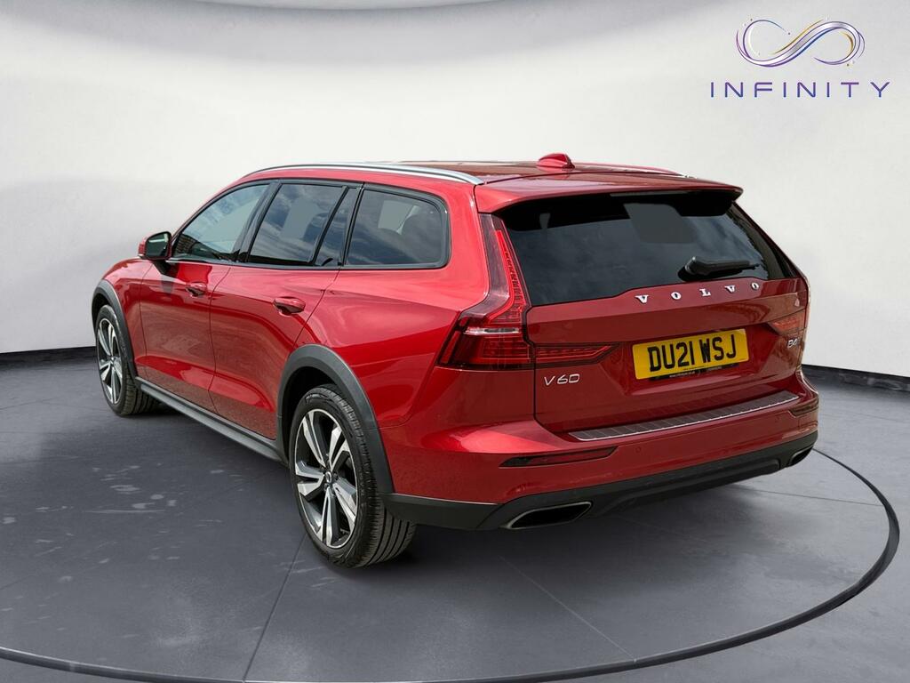 Volvo V60 Cross Country 2.0 B4 Mhev Red #4