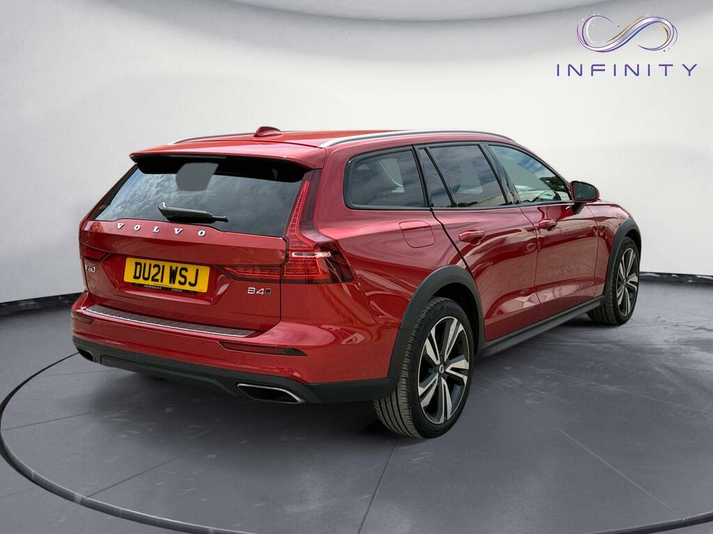 Volvo V60 Cross Country 2.0 B4 Mhev Red #6