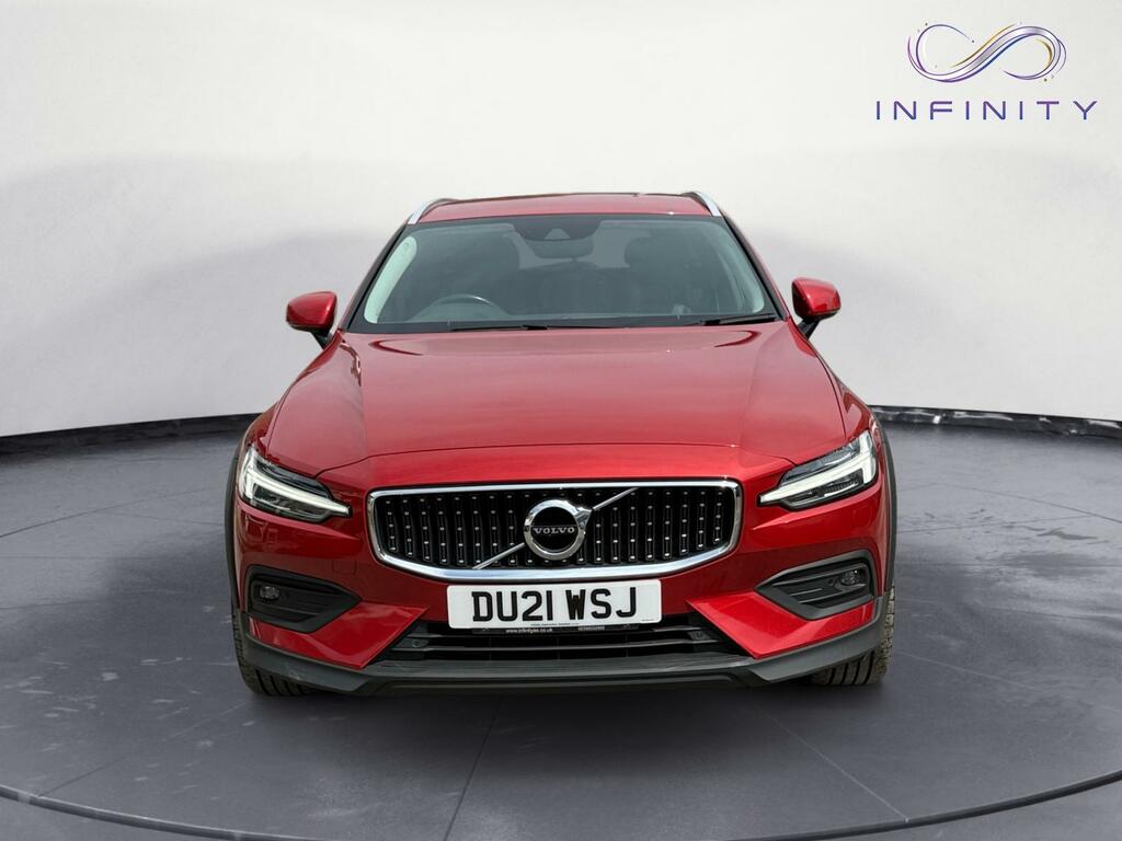 Volvo V60 Cross Country 2.0 B4 Mhev Red #2