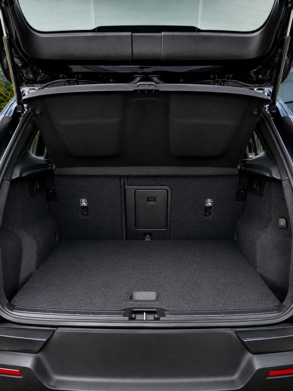 Volvo XC40 2.0 B4 Mhev R-design Pro Black #6