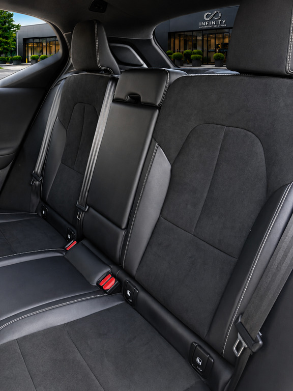 Volvo XC40 2.0 B4 Mhev R-design Pro Black #5