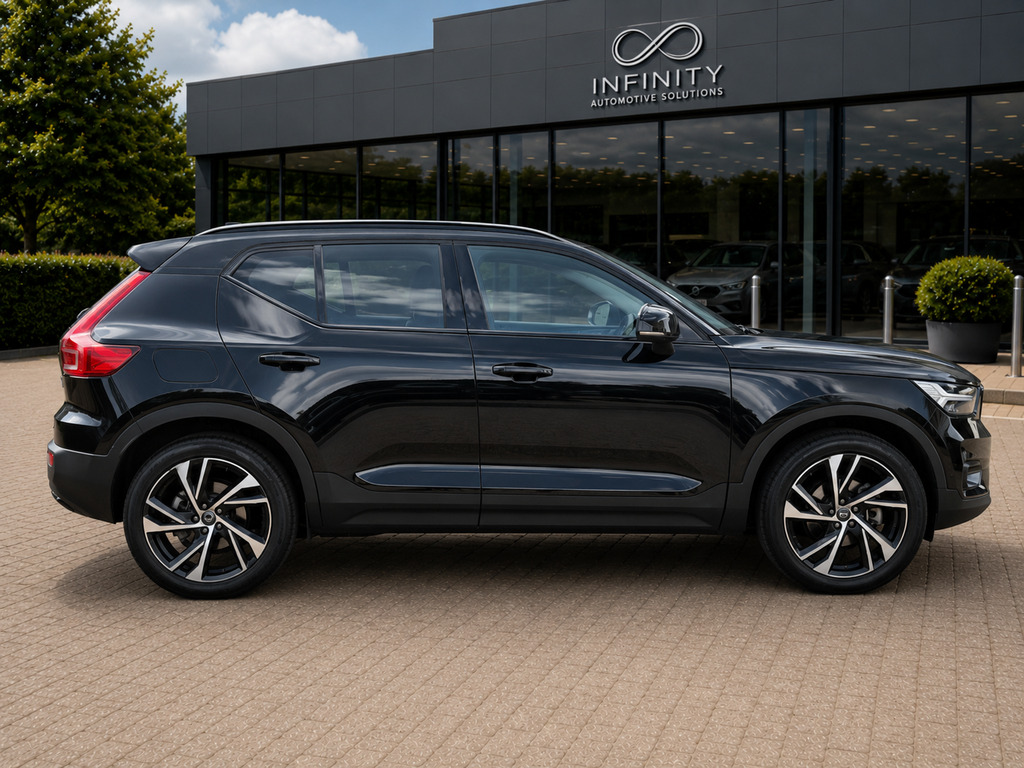 Volvo XC40 2.0 B4 Mhev R-design Pro Black #3