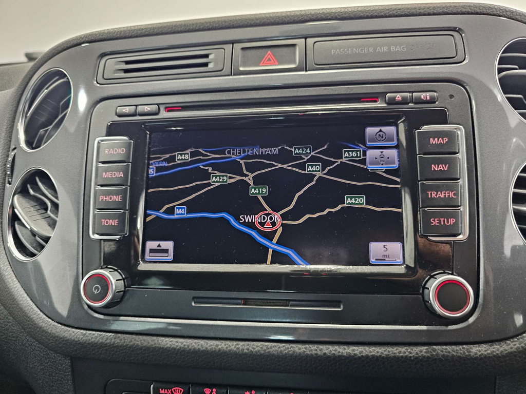 Volkswagen Tiguan R-line Tdi Bluemotion Technology 4Motion GJ63CWC Black #2