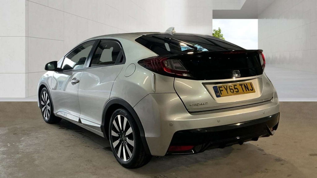 Honda Civic I-vtec Se #2