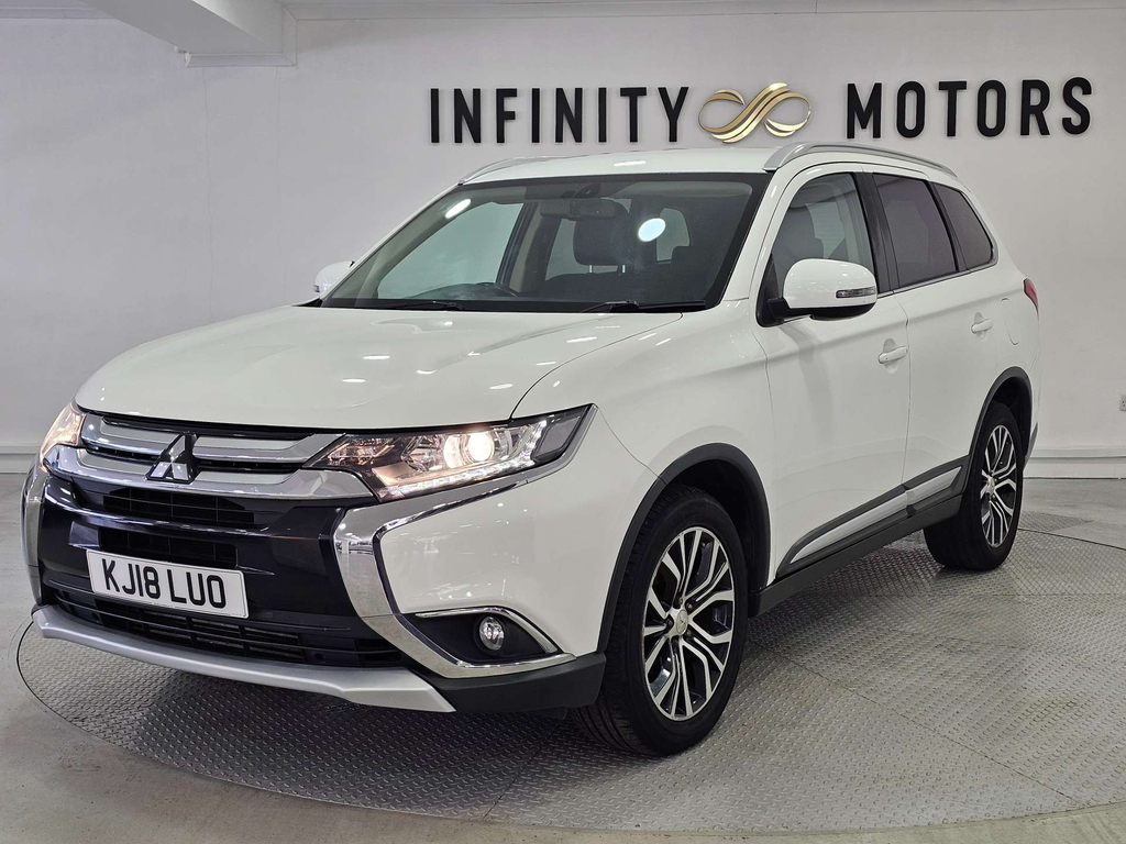 Mitsubishi Outlander Di-d 3 4Wd White #4