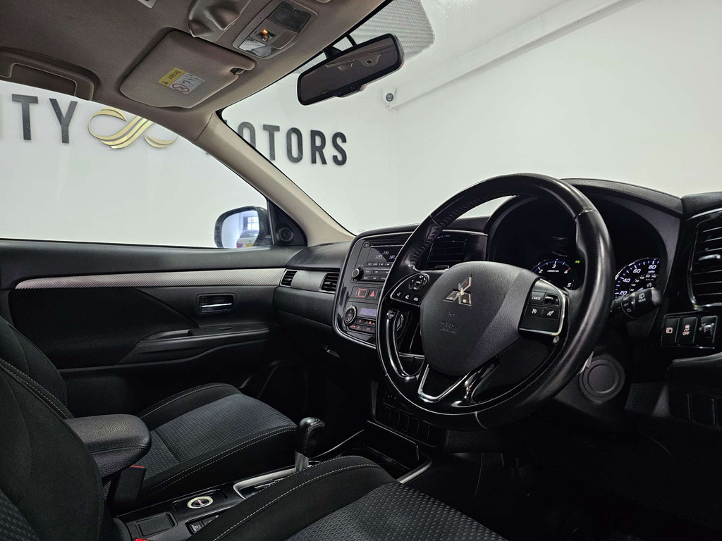 Mitsubishi Outlander Di-d 3 4Wd White #3