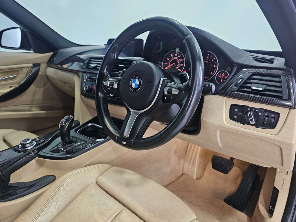 BMW 3 Series M Sport Black #5