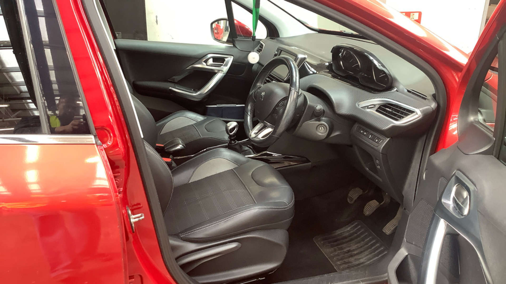 Peugeot 2008 1.2 Puretech Allure Euro 6 White #9