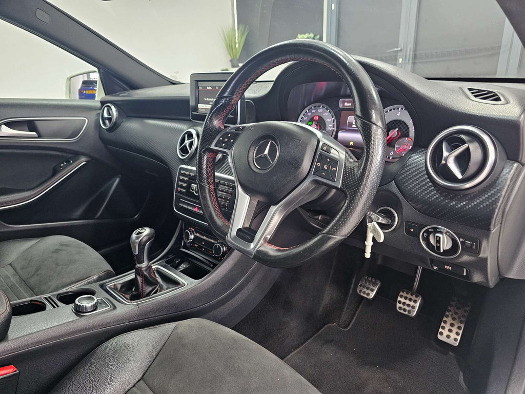 Mercedes-Benz A Class Blueefficiency Amg Sport Cdi #3