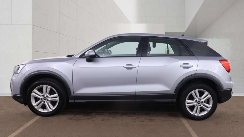 Audi Q2 Sport 30 Tfsi Silver #6