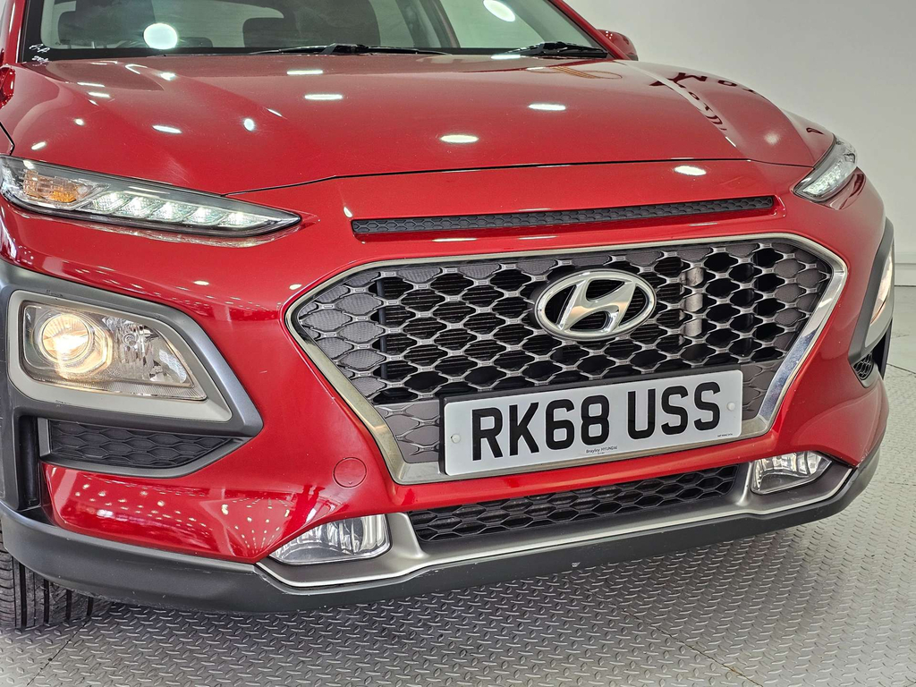 Hyundai Kona Premium Red #6