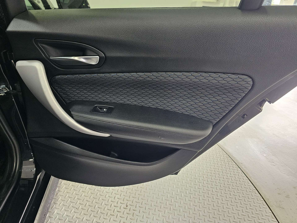 BMW 1 Series Se Black #57