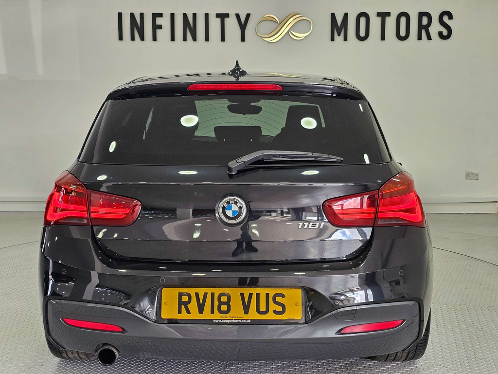 BMW 1 Series Se Black #15