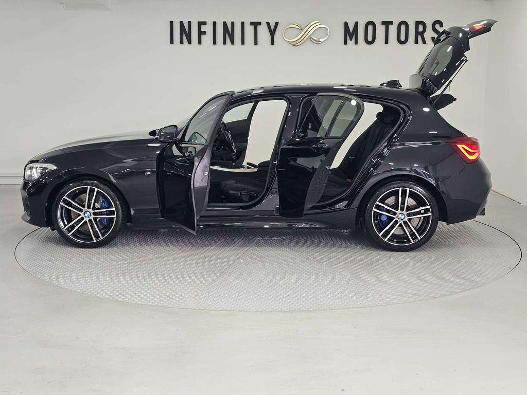 BMW 1 Series Se Black #28