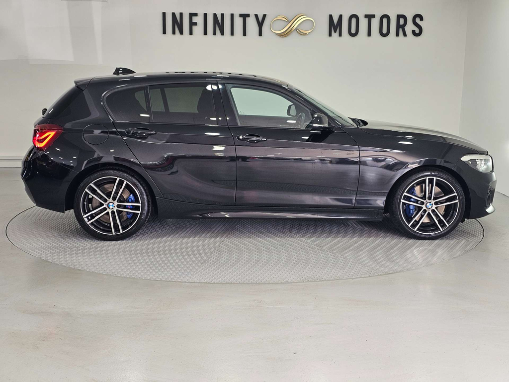 BMW 1 Series Se Black #12