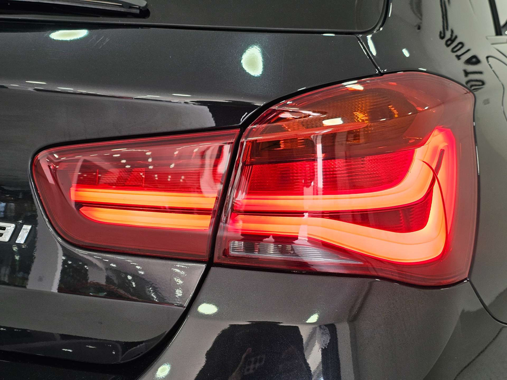 BMW 1 Series Se Black #16