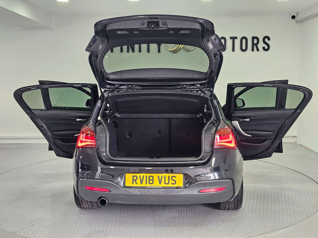 BMW 1 Series Se Black #26