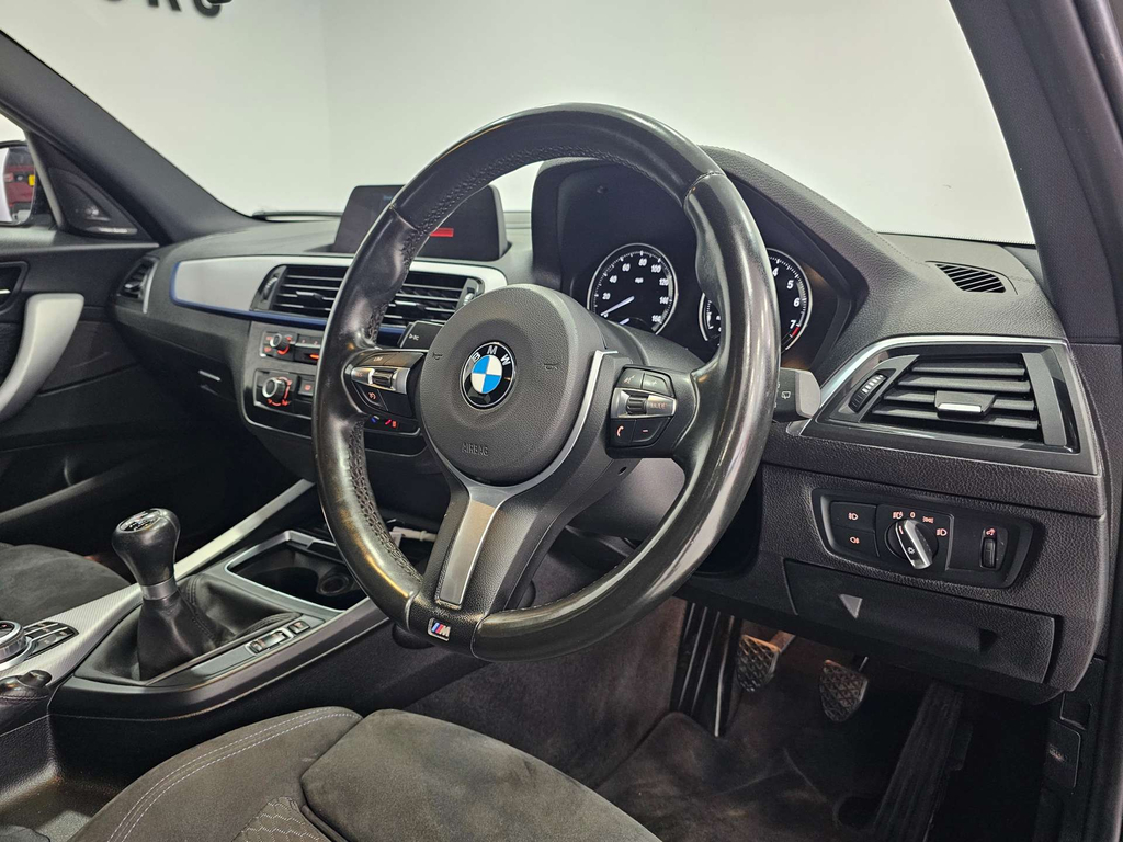 BMW 1 Series 118I M Sport Shadow Edition RV18VUS  #5