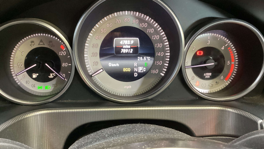 Mercedes-Benz E Class  White #10