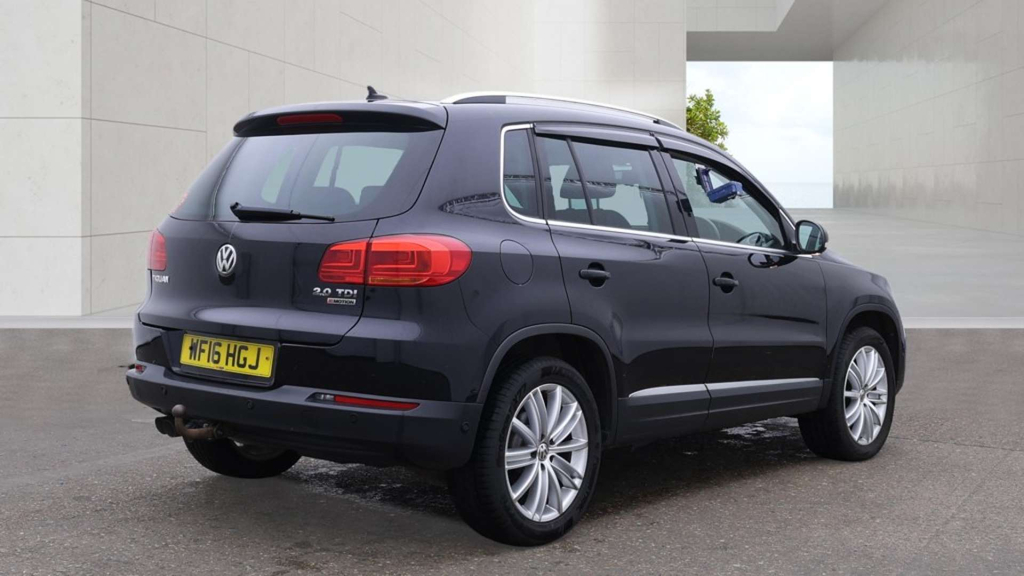 Volkswagen Tiguan Match Edition Tdi Bluemotion Technology 4Motion Se  #4
