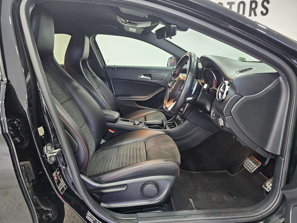 Mercedes-Benz GLA Class Amg Line Executive D 4Matic 4Wd #3