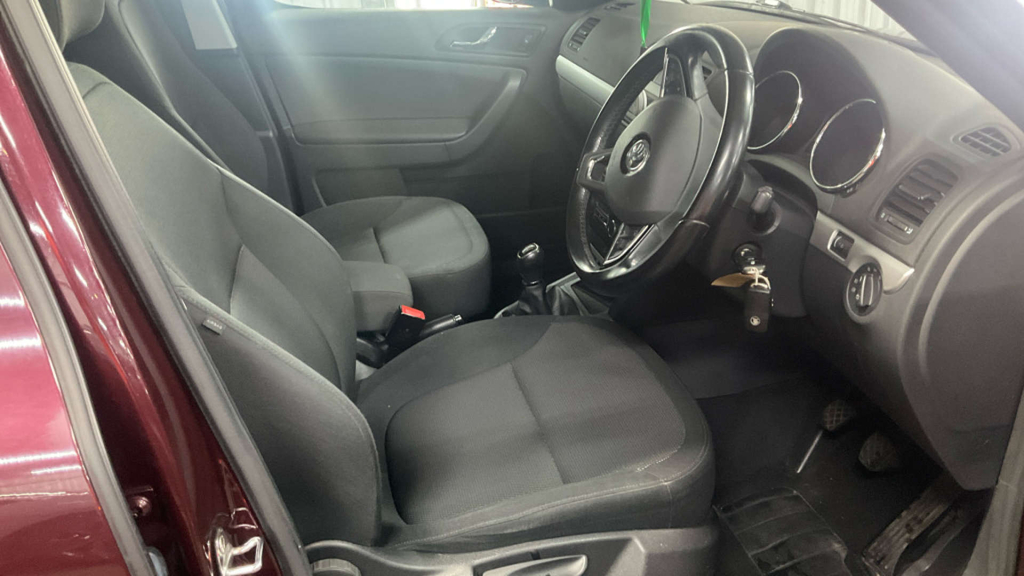 Skoda Yeti 2L Elegance Black #9