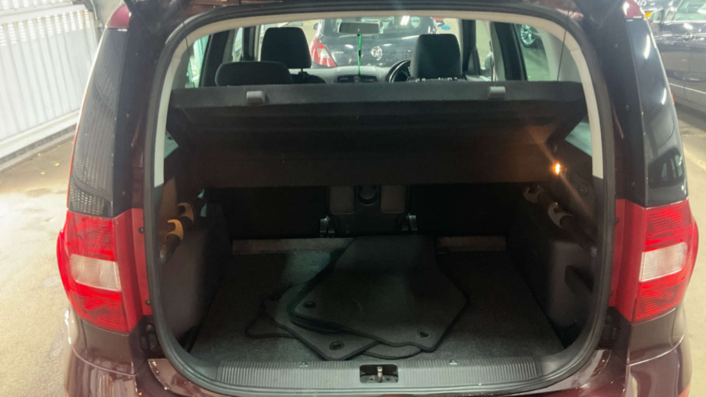 Skoda Yeti 2L Elegance Black #7