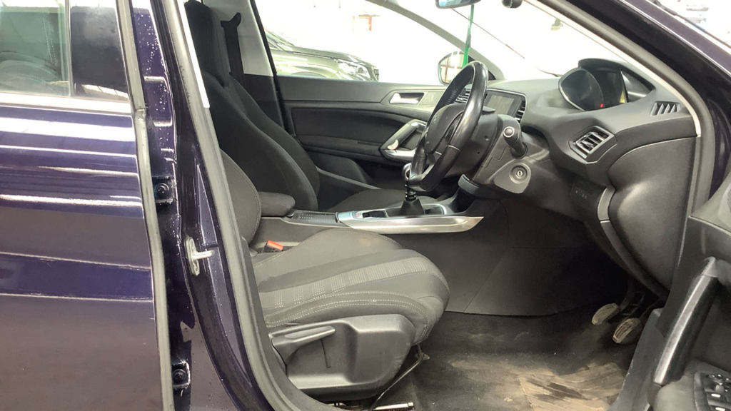 Peugeot 308 Active Grey #9