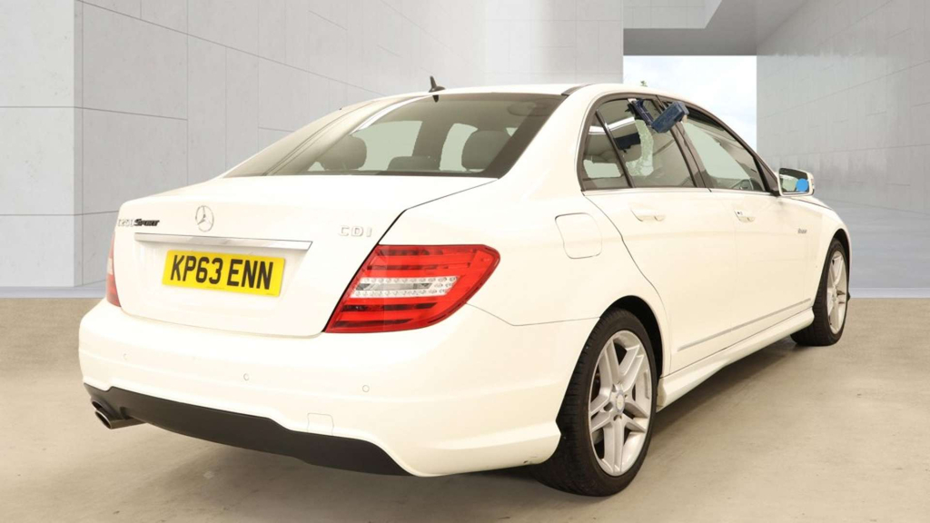 Mercedes-Benz C Class Amg Sport Cdi Blueefficiency  #4
