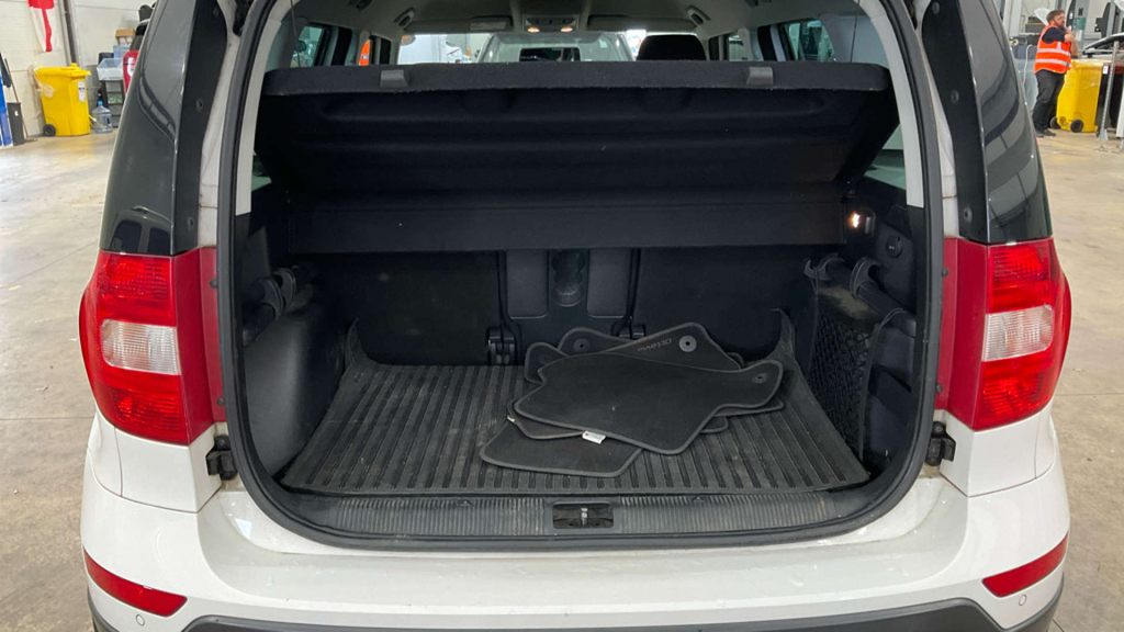 Skoda Yeti 2.0 Tdi Se Silver #7