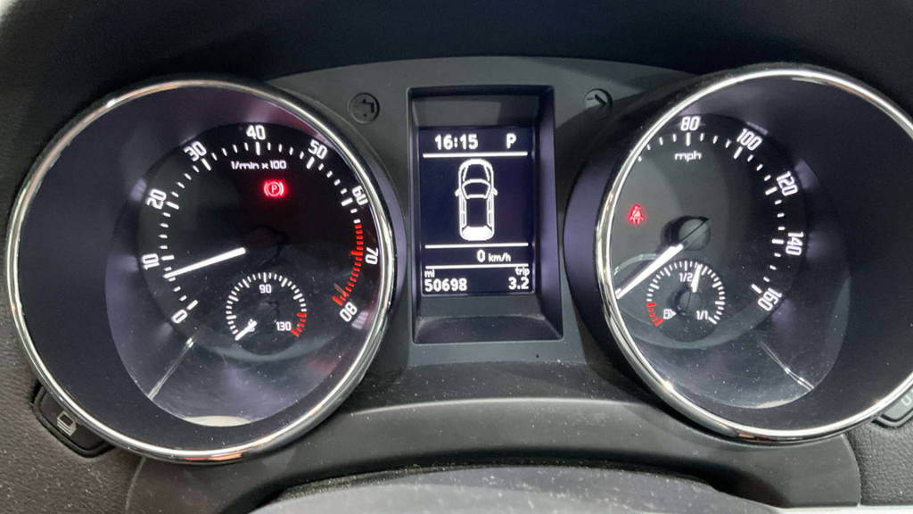 Skoda Yeti 2.0 Tdi Se Silver #10