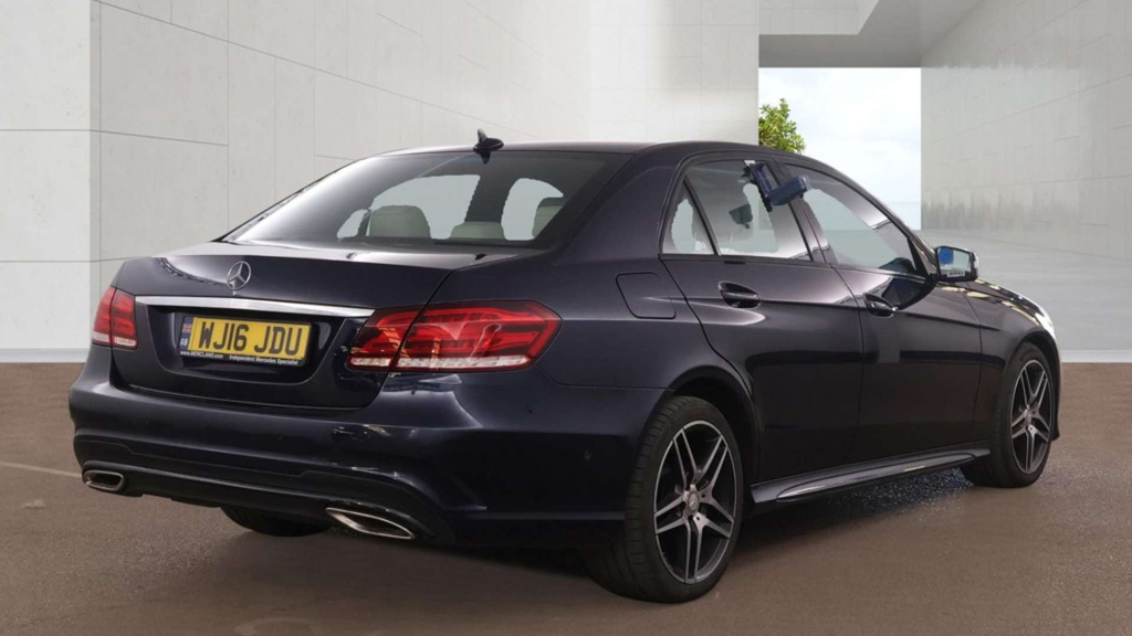Mercedes-Benz E Class Amg Night Edition Bluetec  #4