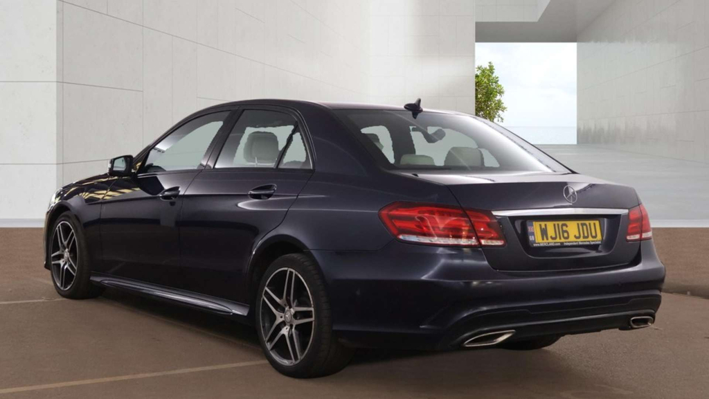 Mercedes-Benz E Class Amg Night Edition Bluetec  #3