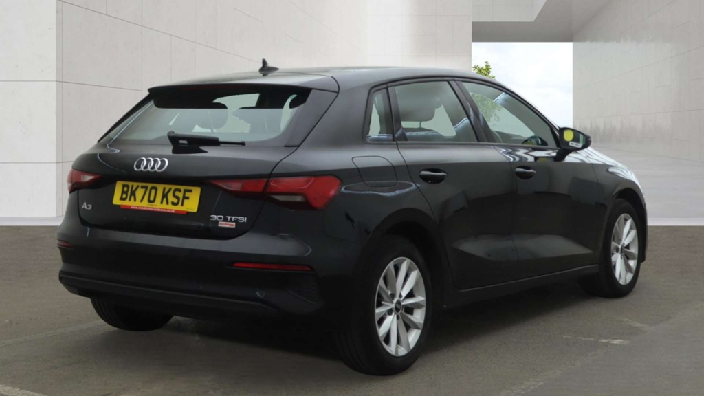 Audi A3 A3 Sportback 40 Tfsi S Line Quattro Red #3