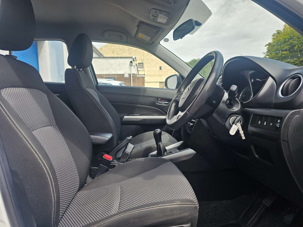 Suzuki Vitara Sz4 Boosterjet White #2