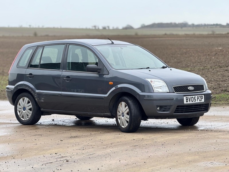 Ford Fusion 1.6 3 Hatchback Grey #2