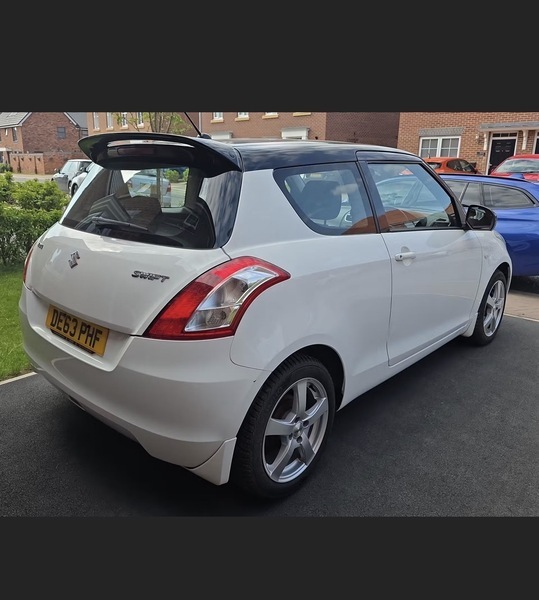 Suzuki Swift 1.2 Sz3 Hatchback White #3