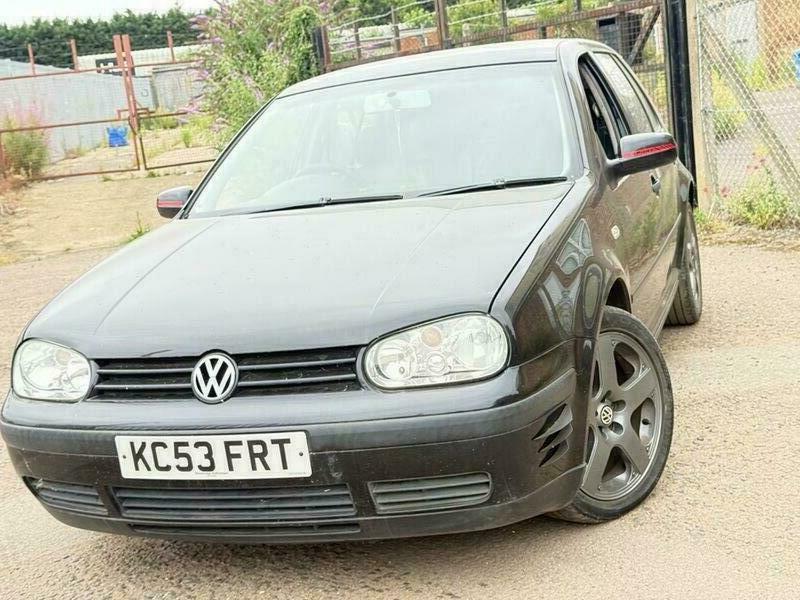 Volkswagen Golf 1.9 Tdi Pd Match Black #4
