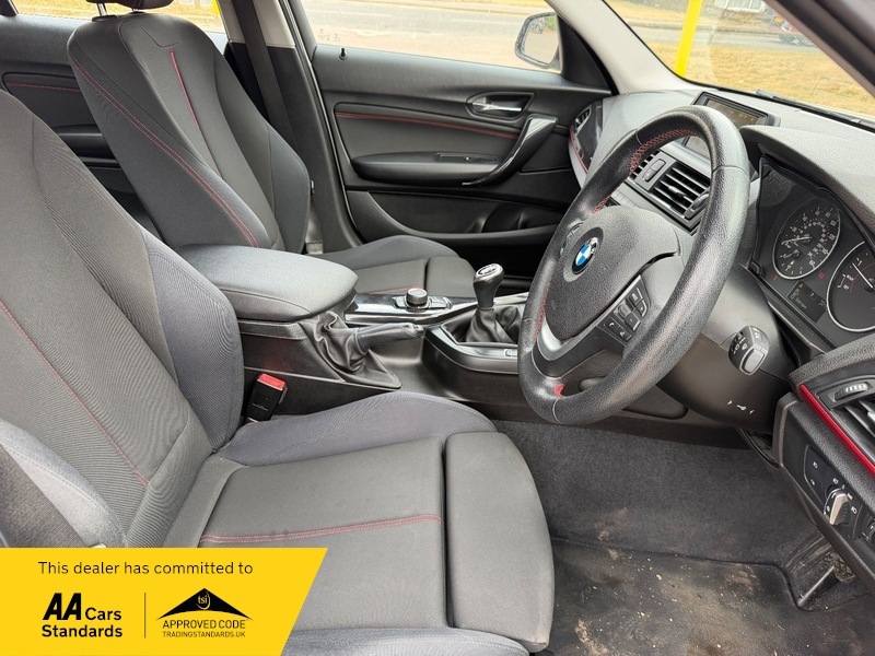 BMW 1 Series 2.0 120D Black #30