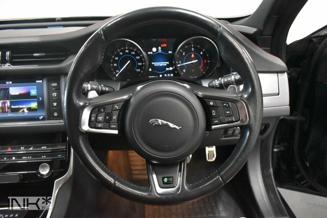 Jaguar XF 2.0D Prestige Silver #17