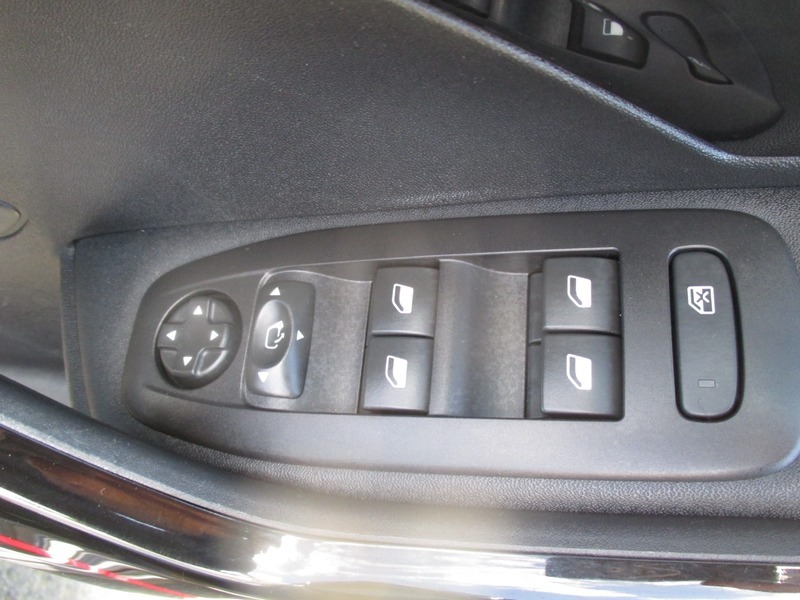 Peugeot 2008 1.2 Puretech Allure Premium Euro 6 Grey #31