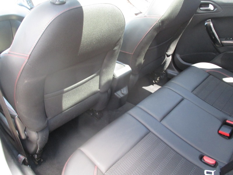 Peugeot 2008 1.2 Puretech Allure Premium Euro 6 Grey #25