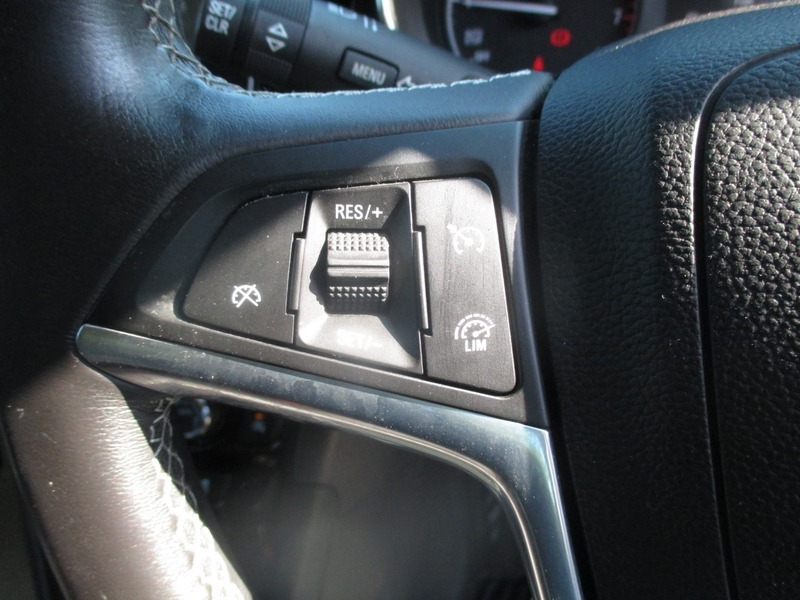 Vauxhall Mokka Design Nav White #36