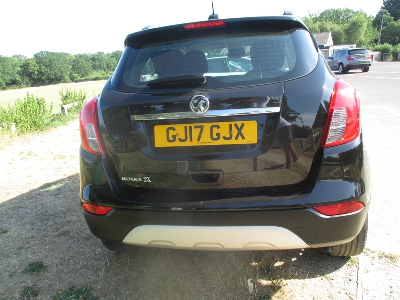 Vauxhall Mokka Design Nav White #9