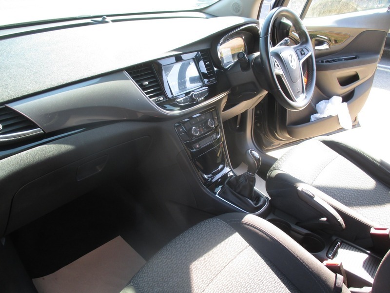 Vauxhall Mokka Design Nav White #30
