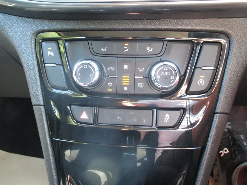 Vauxhall Mokka Design Nav White #39