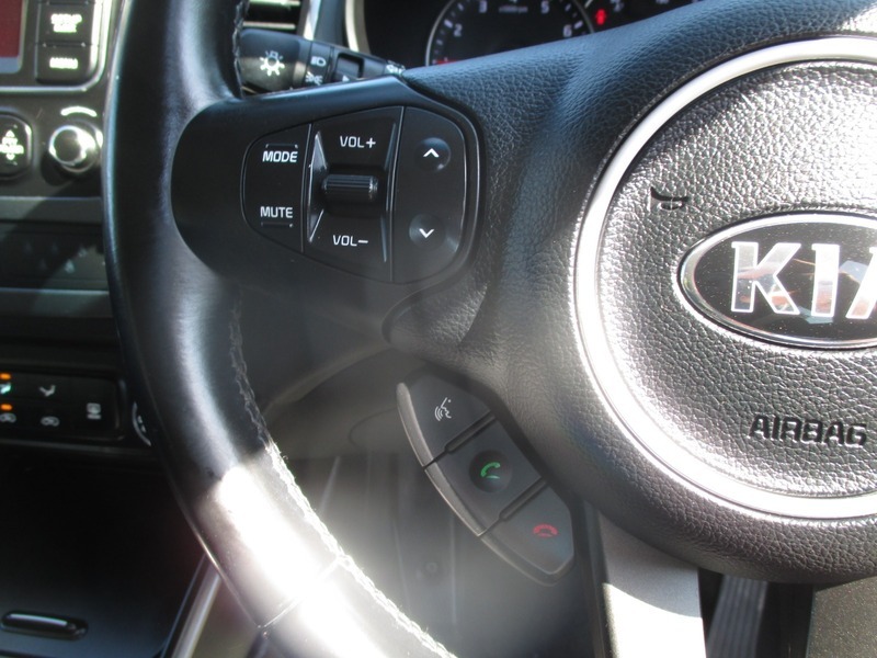 Kia Carens 2 Silver #36